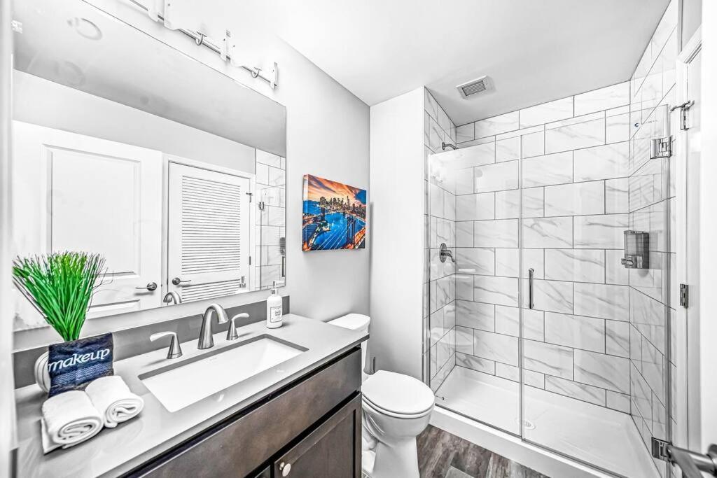 Апартаменты 2Br Unit In The Heart Of Dt With View Of Playhouse Square, Pool & Gym Access- 305 Кливленд Экстерьер фото