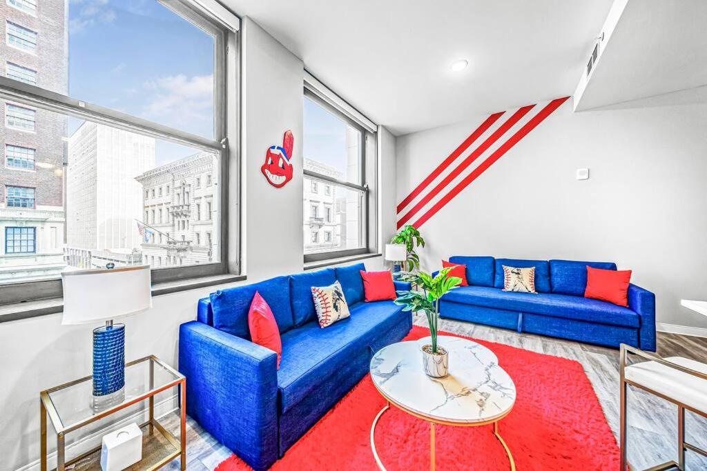 Апартаменты 2Br Unit In The Heart Of Dt With View Of Playhouse Square, Pool & Gym Access- 305 Кливленд Экстерьер фото