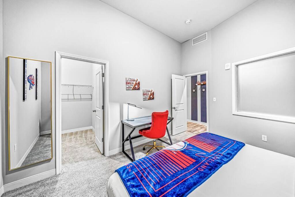 Апартаменты 2Br Unit In The Heart Of Dt With View Of Playhouse Square, Pool & Gym Access- 305 Кливленд Экстерьер фото